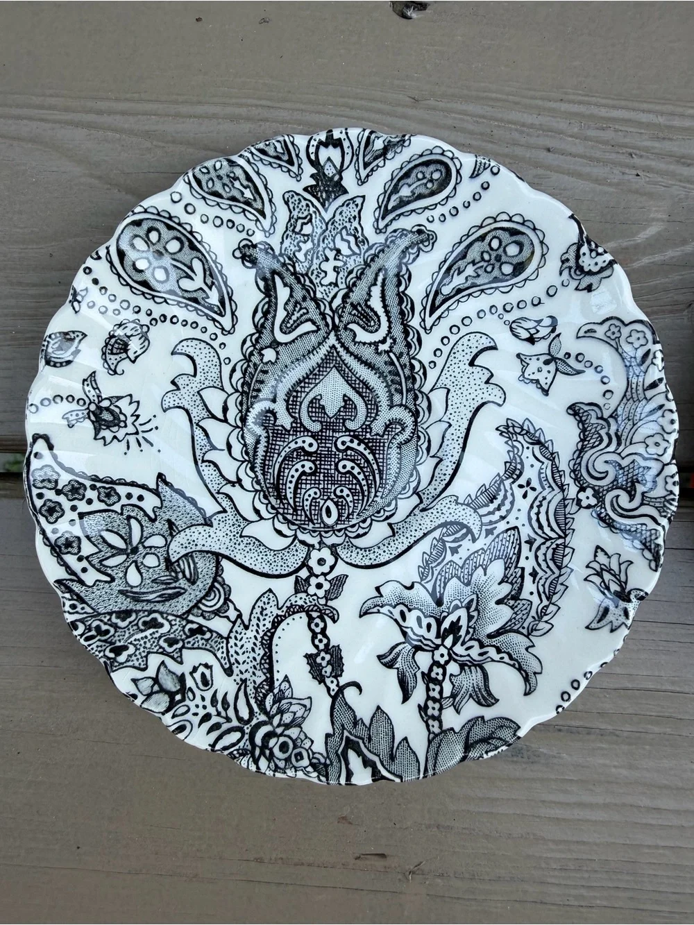 2 X Johnson Brothers Paisley Black and White Saucer Plates